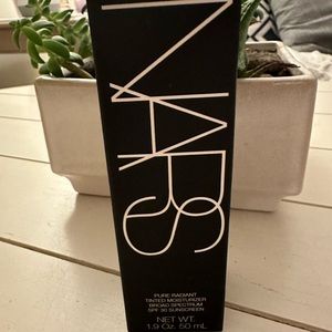 Unopened Pure Radiant Tinted Moisturizer. Shade Alaska light 2